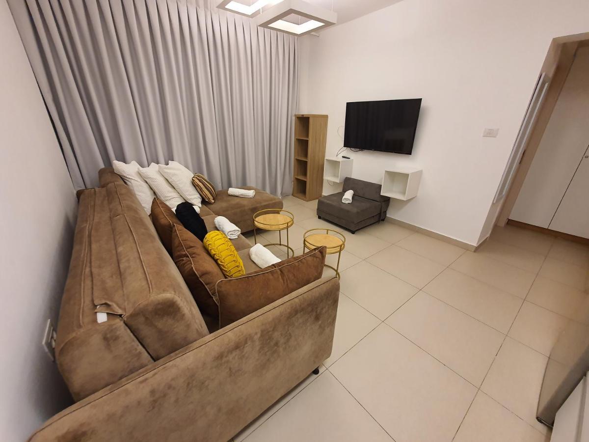 Barak Royal Suites 52 Garden - חמש דקות מהים ומהטיילת Eilat Exterior photo